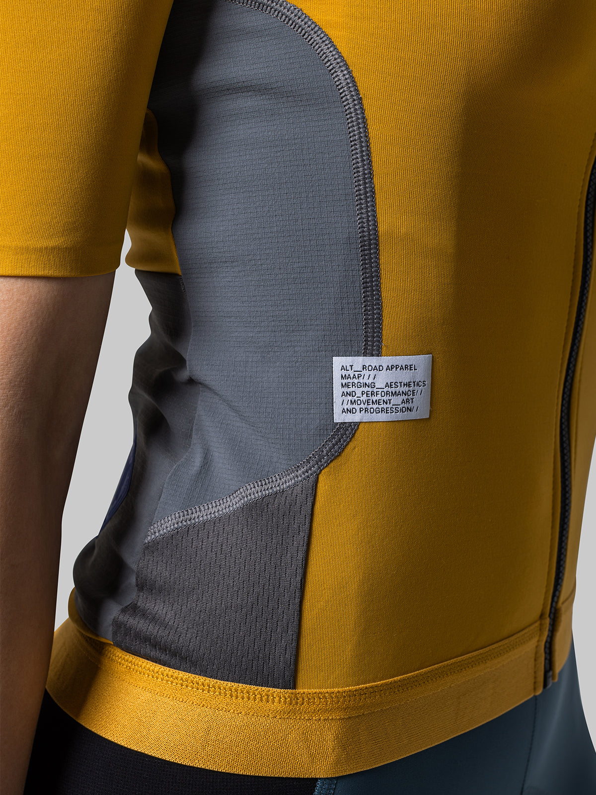 Women's Alt_Road™ Jersey